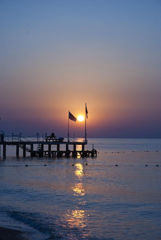 Mg White Lilyum Otel Kemer Dış mekan fotoğraf