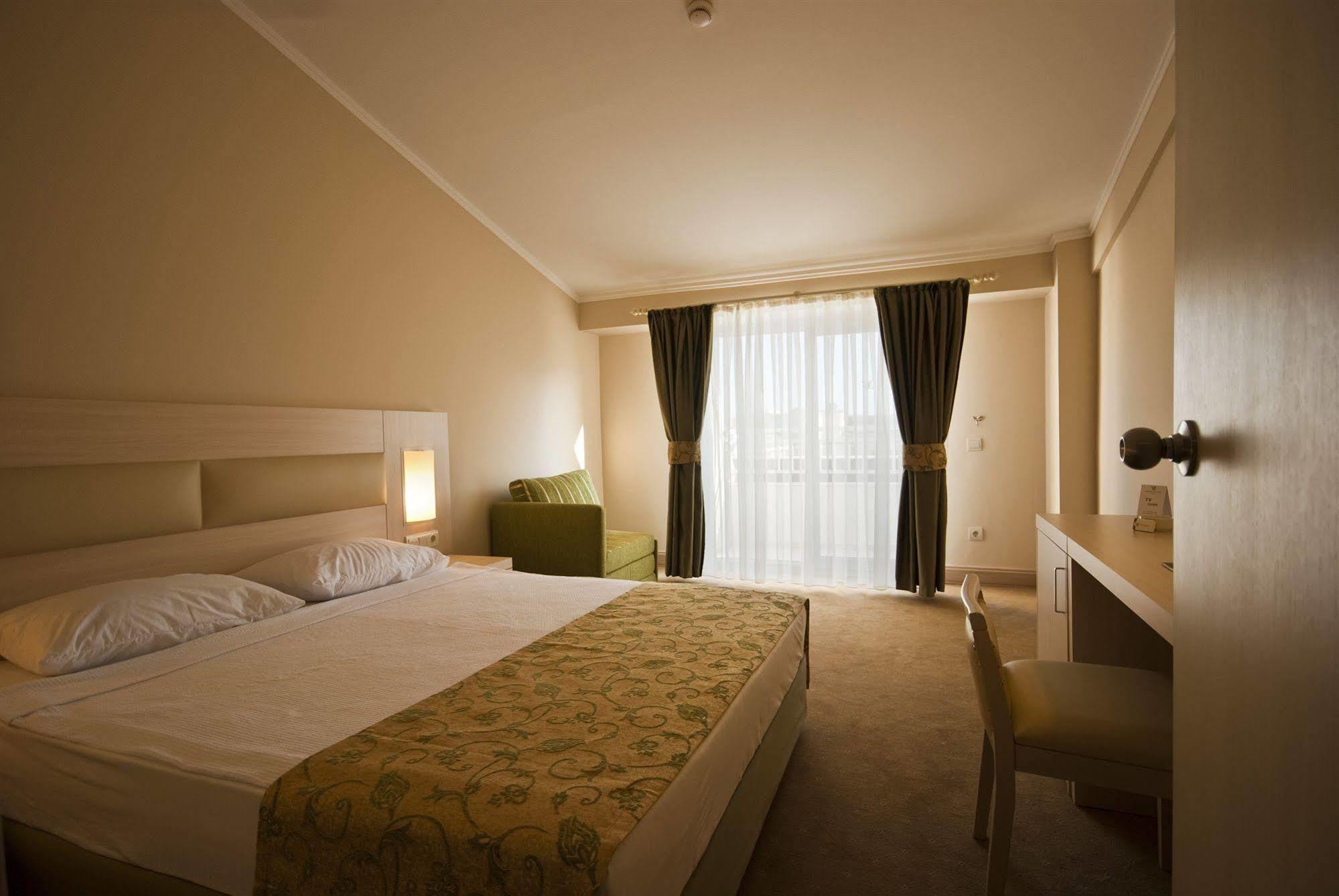 Mg White Lilyum Otel Kemer Dış mekan fotoğraf